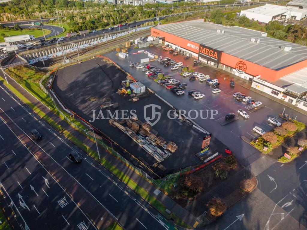 High Profile Yard On Lambie
