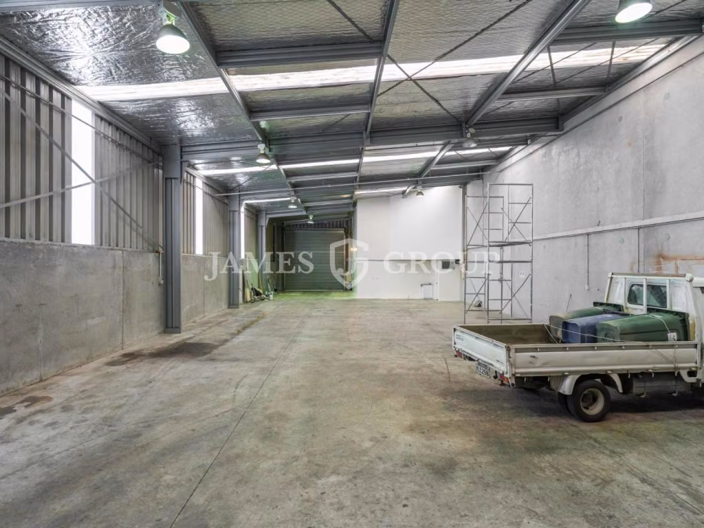 Large Drive-through Industrial In Swanson