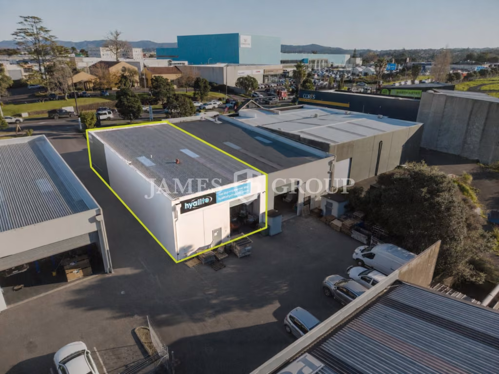Central Park Drive –  Trade Retail Warehouse