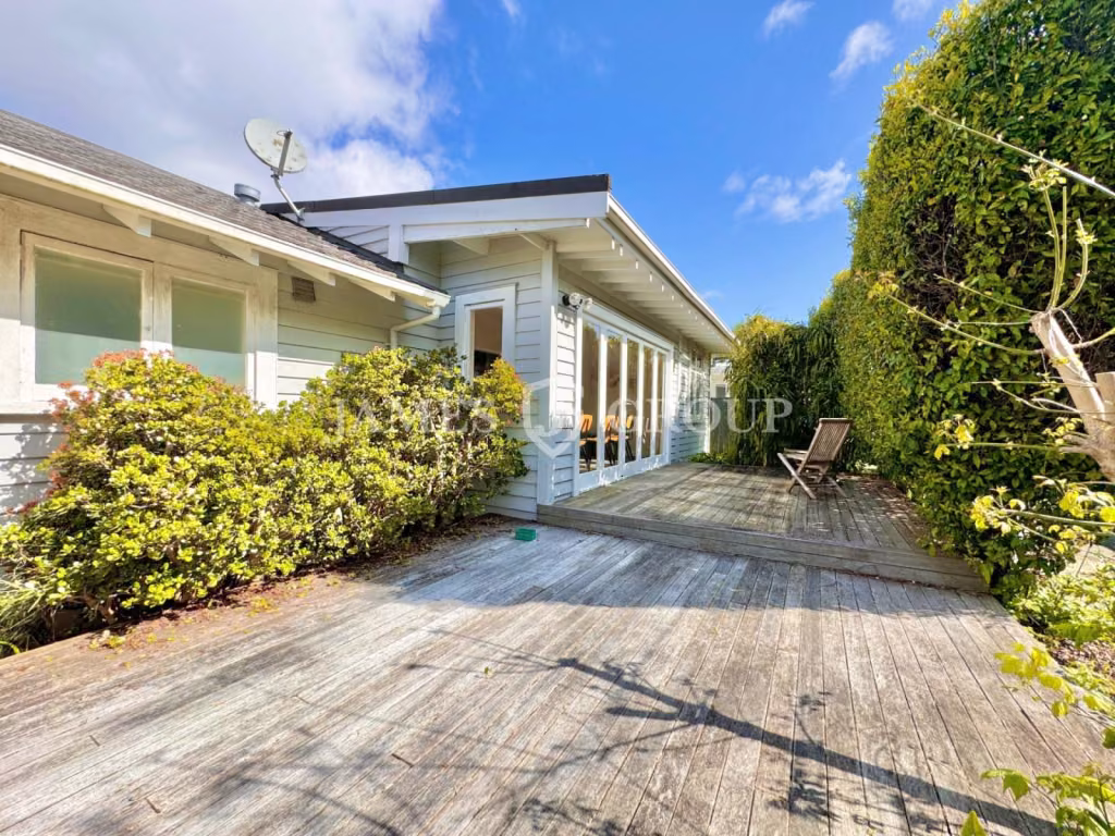 High Profile Greenlane Villa Office