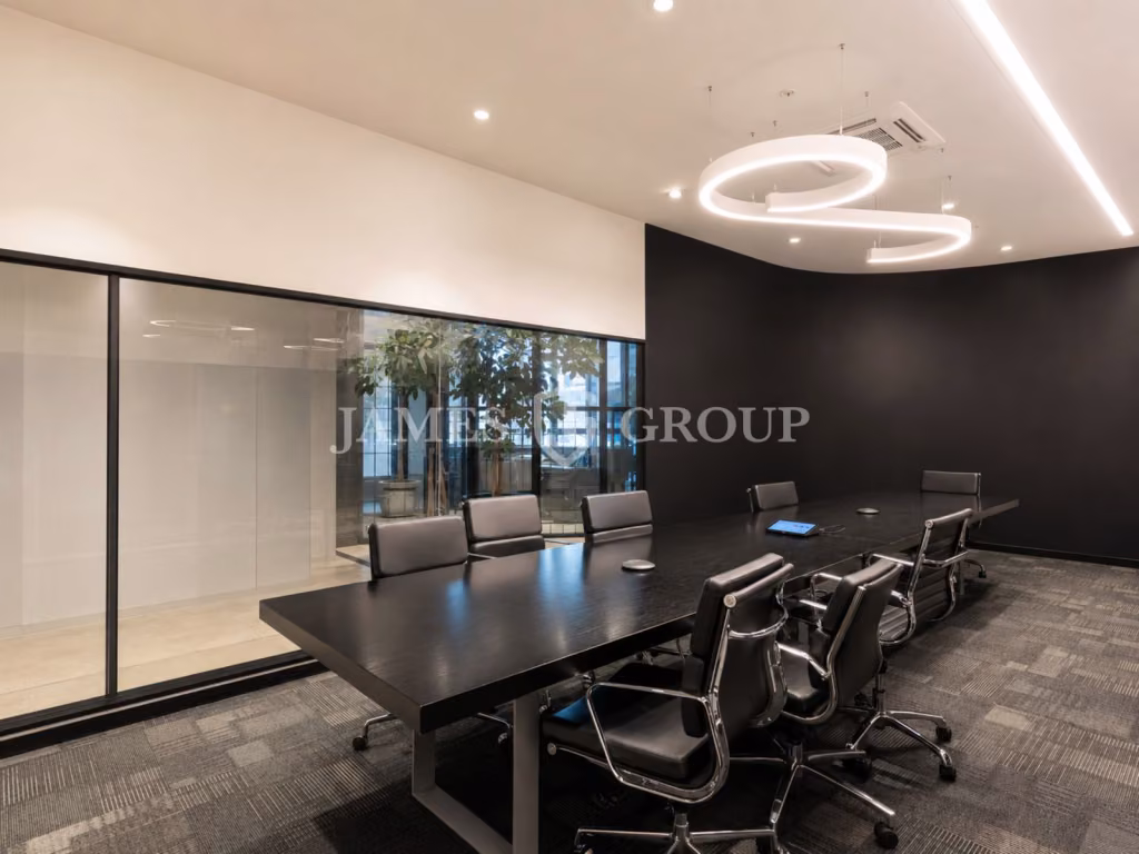 Large City Works Depot Office | 585m²