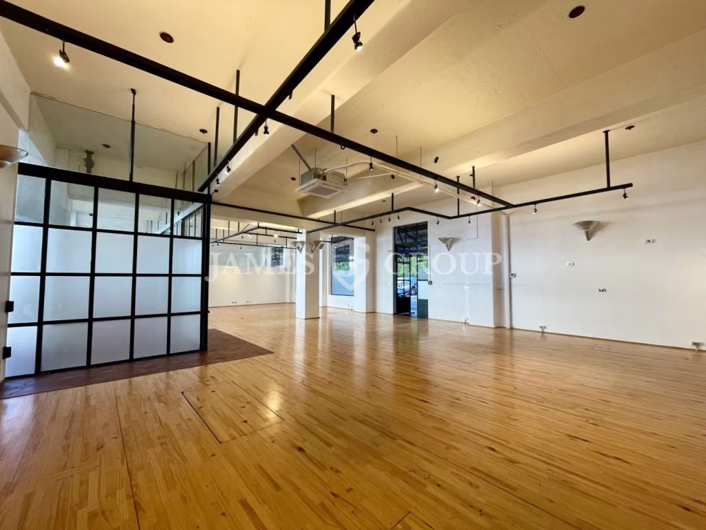 Character Parnell Office