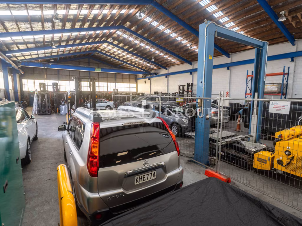 819m² Warehouse | Secure Yard + Canopy