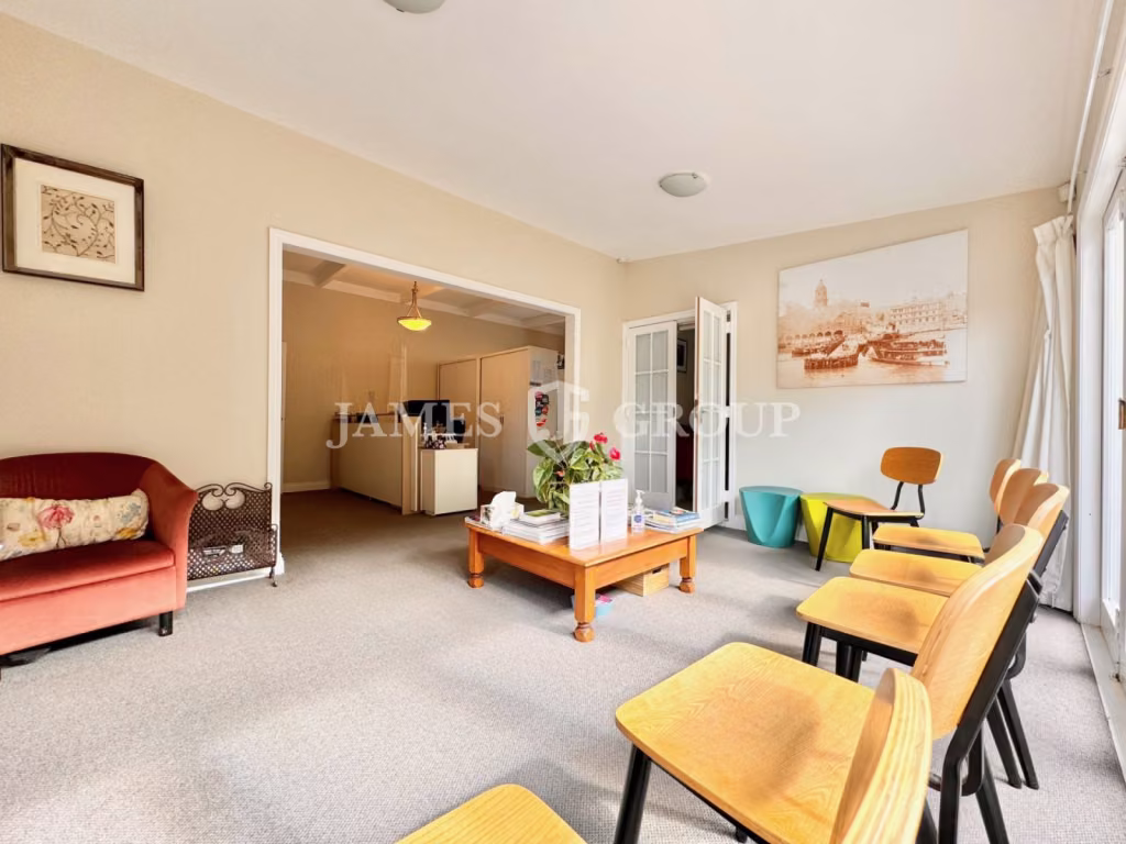 High Profile Greenlane Villa Office