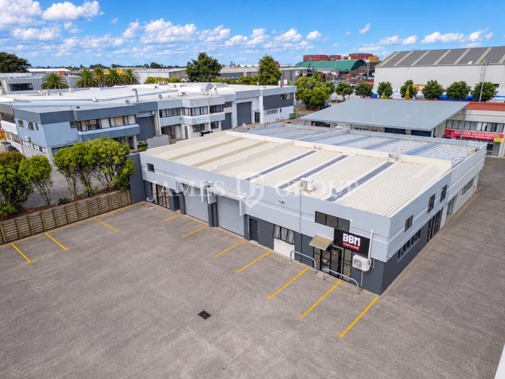 Hobill Ave Industrial In Dual Access Complex