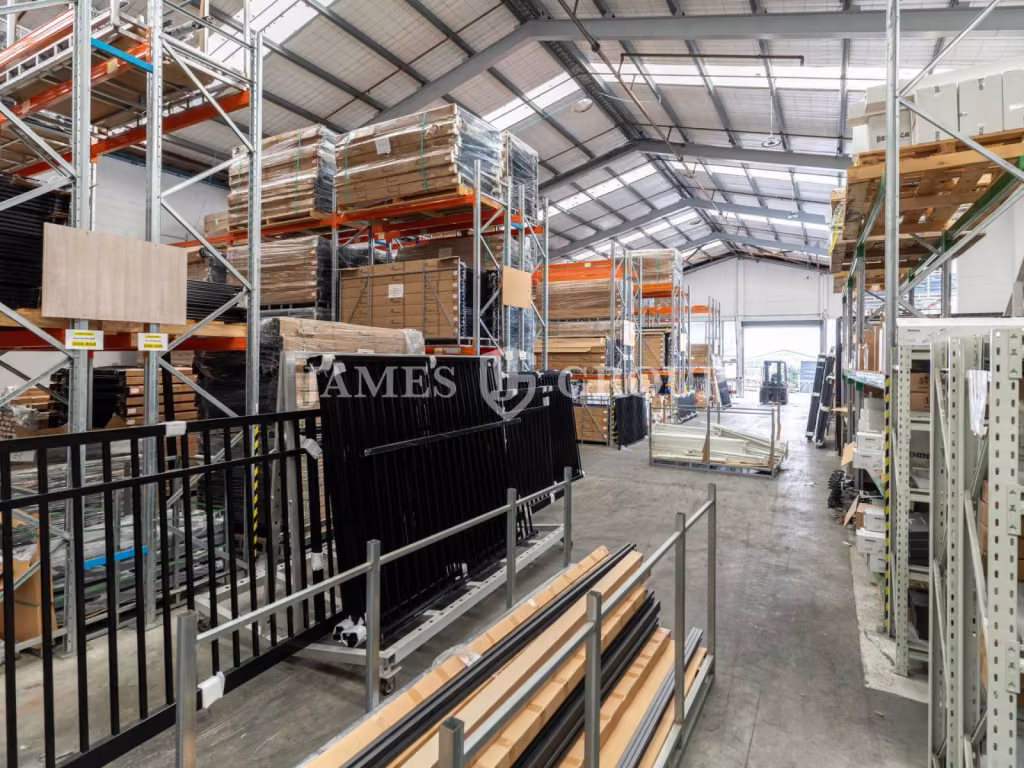 1,122m² Warehouse & Yard | Patiki Road