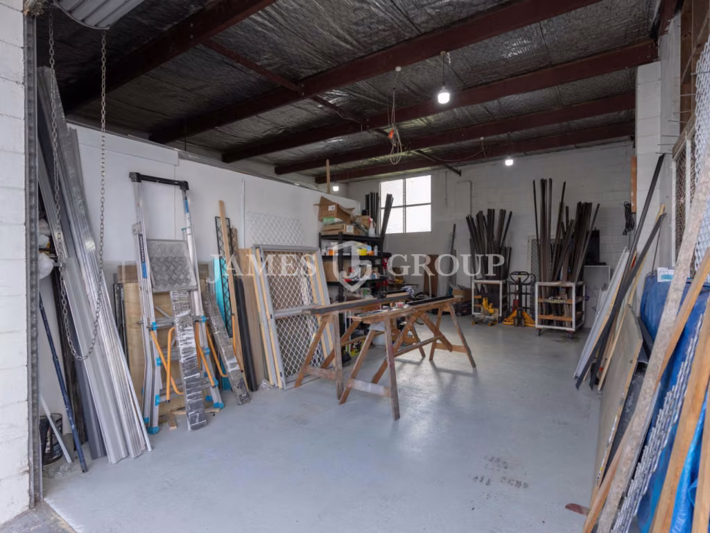 90sqm Wiri Industrial With Large Car Parks