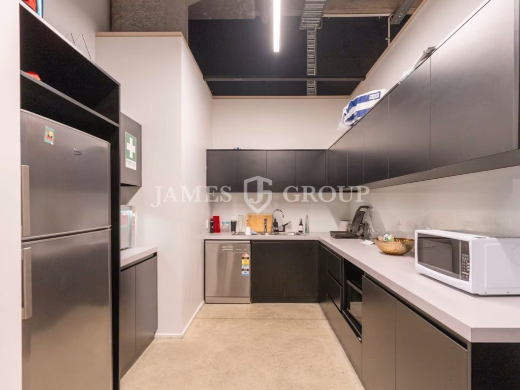 Large City Works Depot Office | 585m²