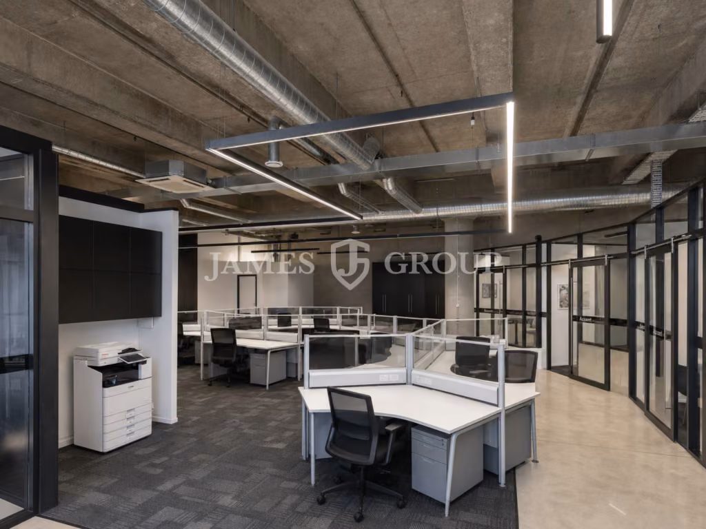 Large City Works Depot Office | 585m²
