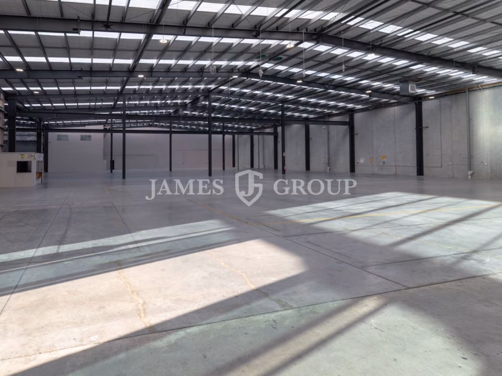 Versatile Heavy Industrial Warehouse For Lease