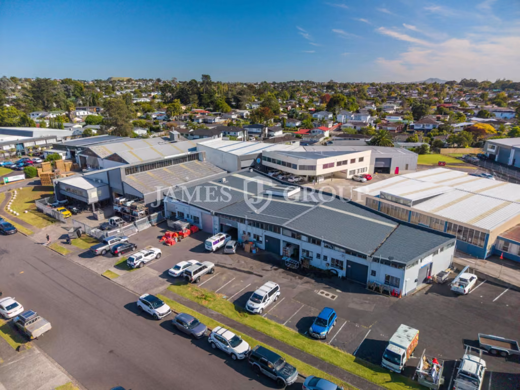 Bite-sized Pakuranga Unit + Profile | 77m²