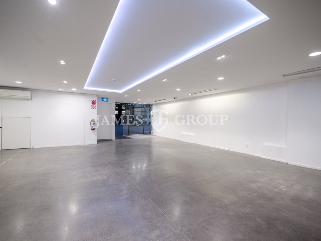 Versatile Open-plan Retail Space