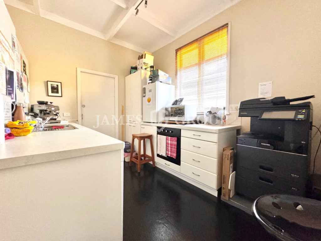 High Profile Greenlane Villa Office