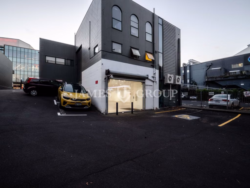 Versatile Open-plan Retail Space
