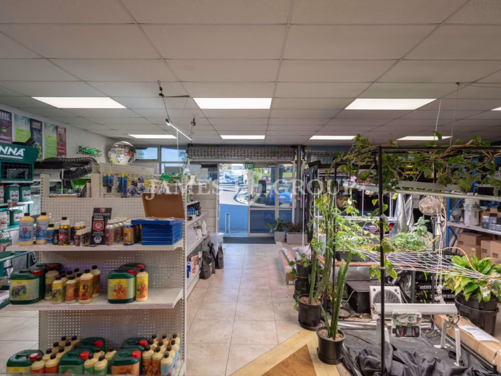 Central Park Drive –  Trade Retail Warehouse