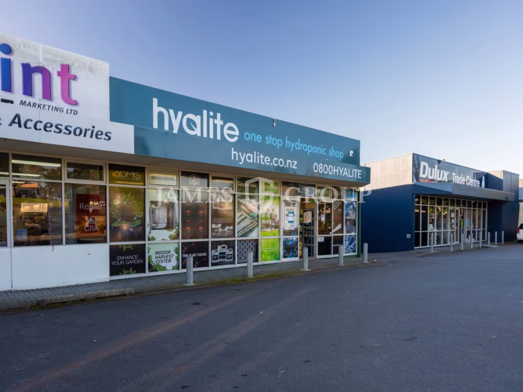 Central Park Drive –  Trade Retail Warehouse