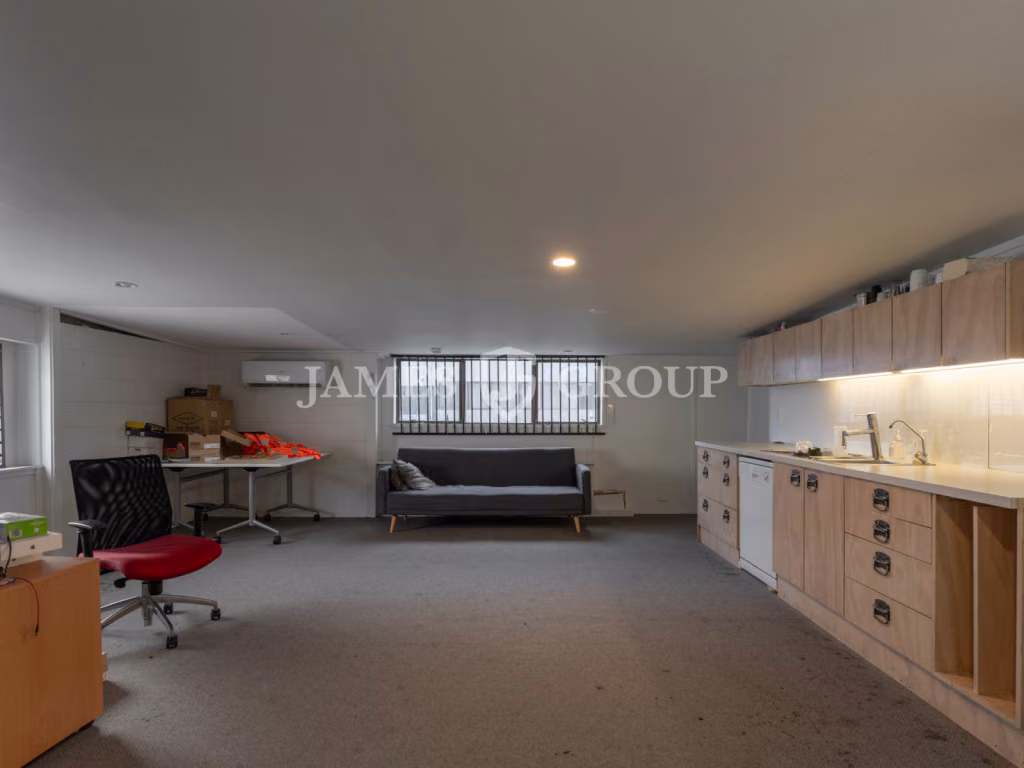 Hobill Ave Industrial In Dual Access Complex