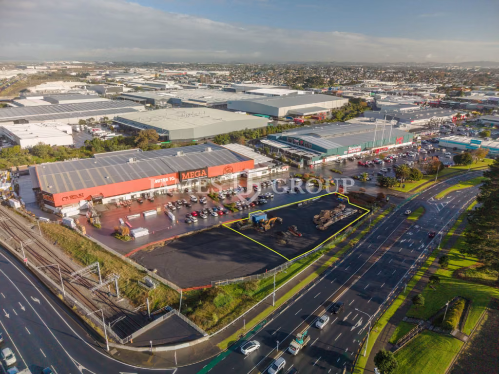 High Profile Yard On Lambie