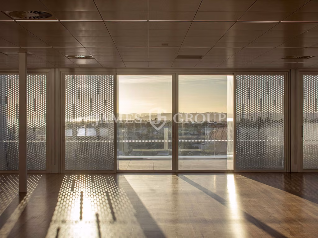 Brand New Office On Great North Road