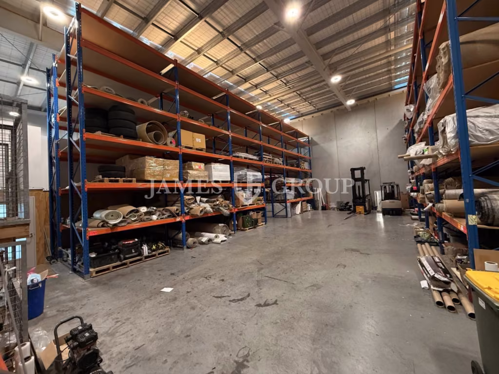 Modern Warehouse & Office | Container Devanning