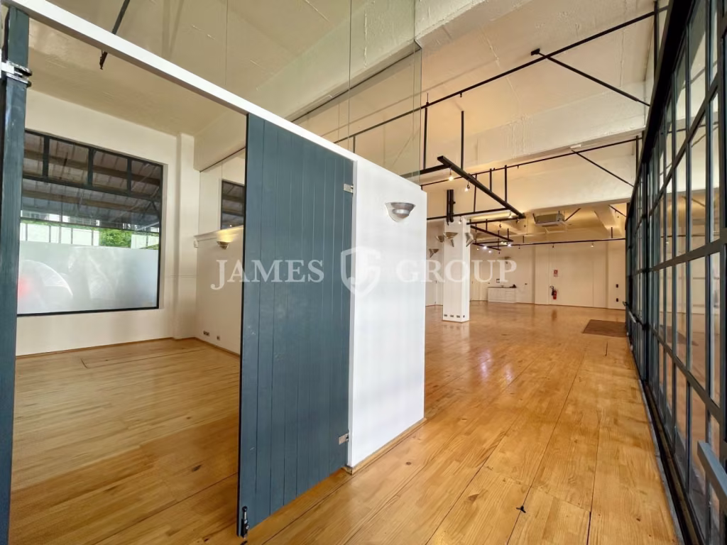 Character Parnell Office