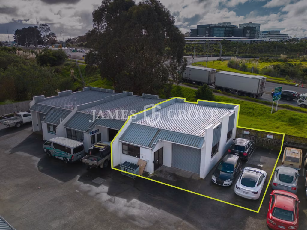 90sqm Wiri Industrial With Large Car Parks