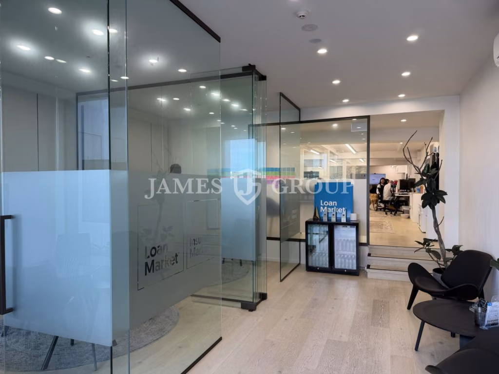 High-exposure Remuera Office