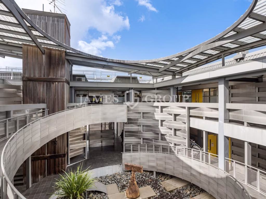 High-exposure Dominion Road Tenancy