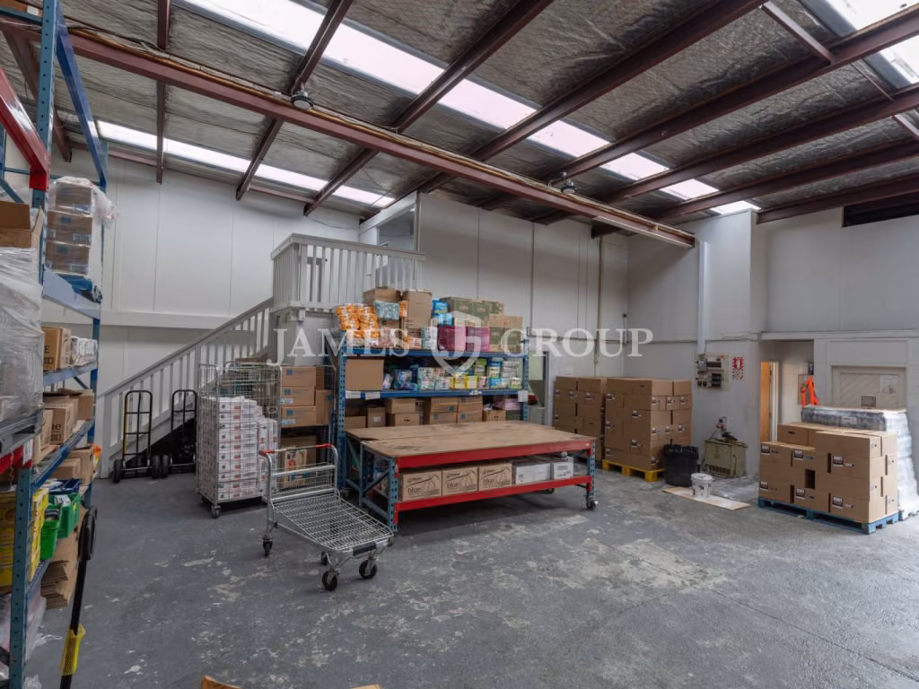Hobill Ave Industrial In Dual Access Complex