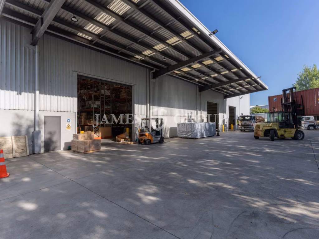 Up To 2,300m² | Pure Warehouse Opportunity