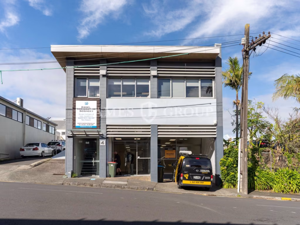 Three-phase 330m² Industrial Opportunity