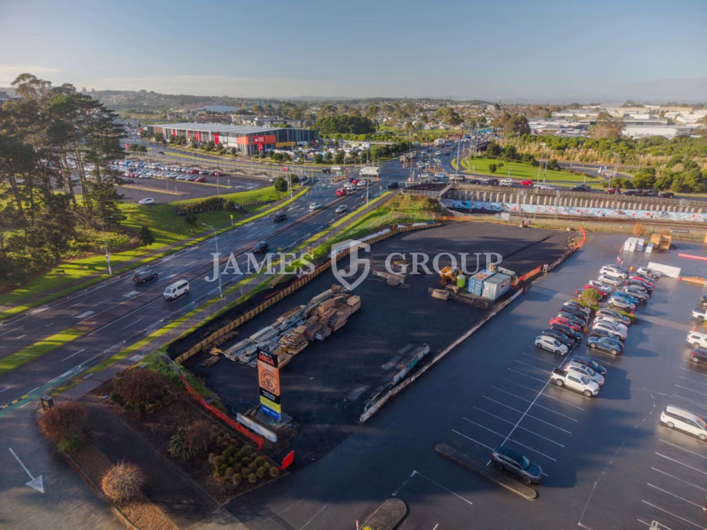 High Profile Yard On Lambie