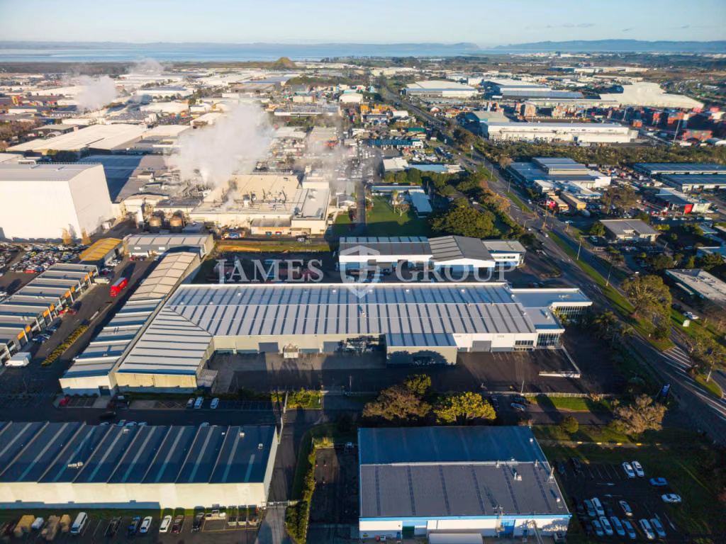 Versatile Heavy Industrial Warehouse For Lease