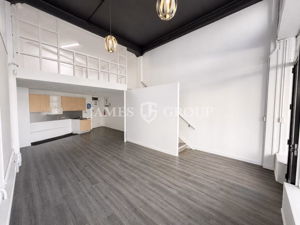 Prime Hospitality Space In Prime K Road Location