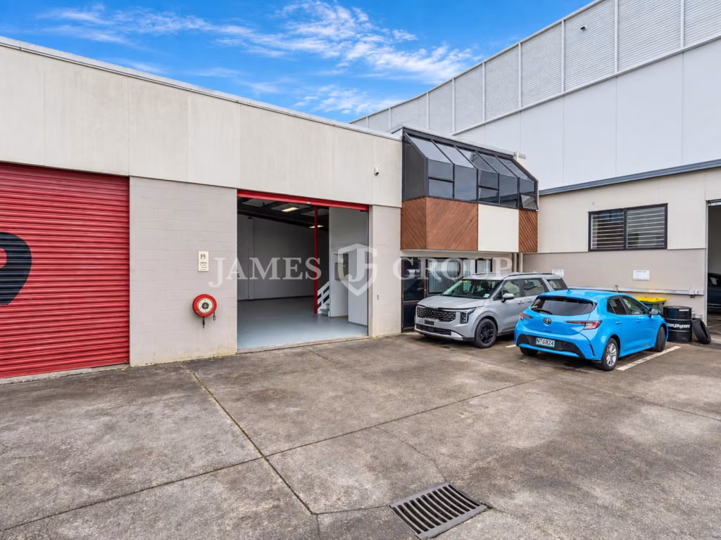Immaculate Industrial Unit | 180m²