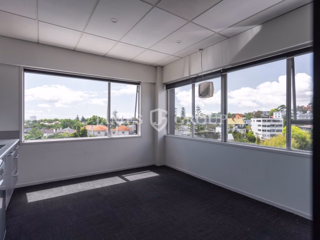 Bright Top Floor Parnell Office With Harbour Views