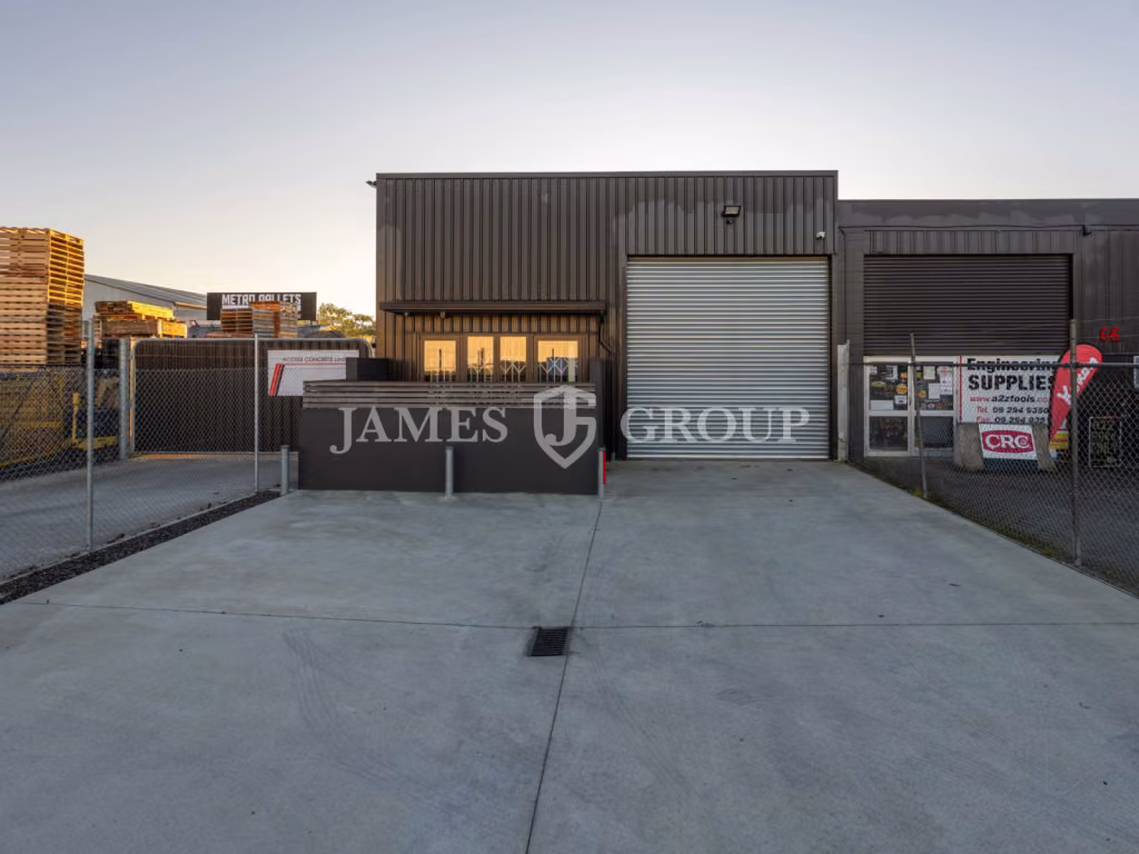 Modern Warehouse & Office With Secure Yard