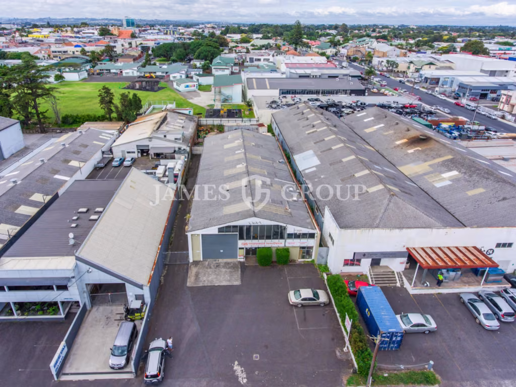 Versatile Industrial With Dual Yard And Gantry