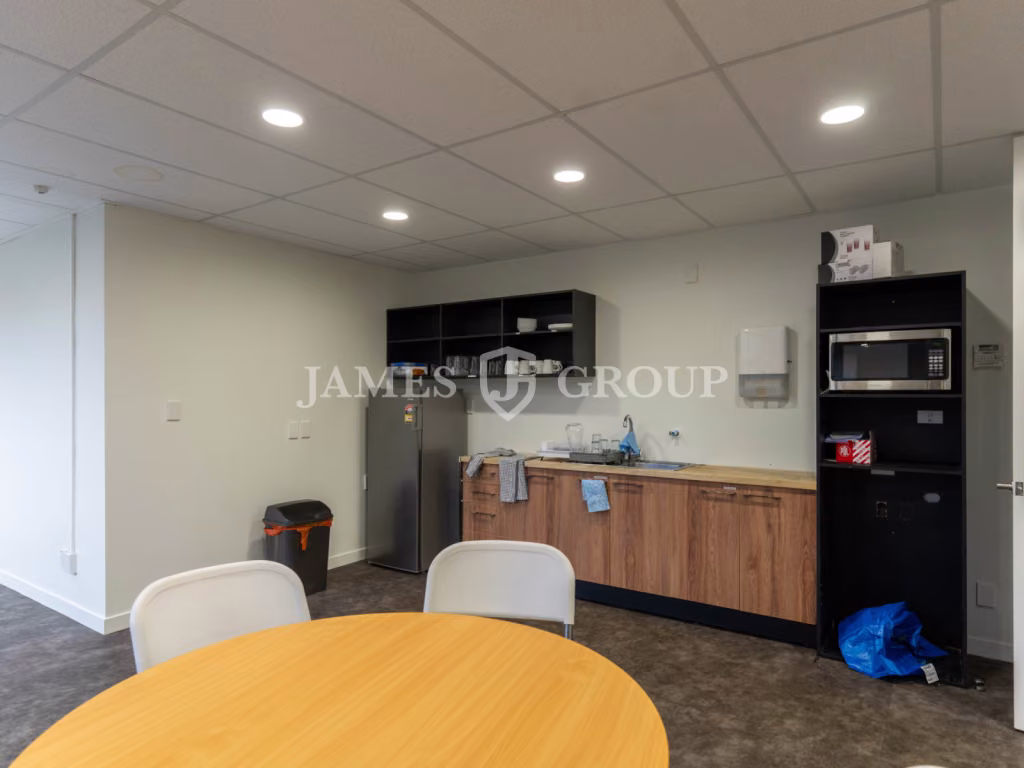 Prime Office Space + High Exposure | 985sqm