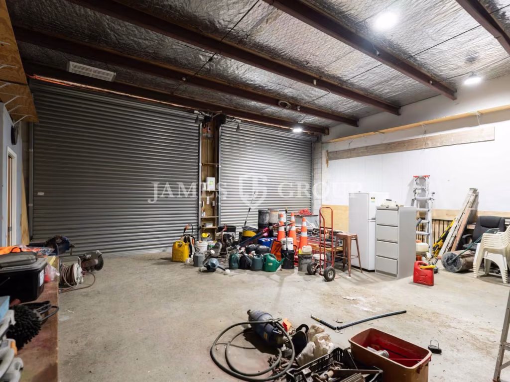 Modern Warehouse & Office With Secure Yard