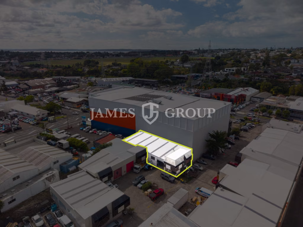 350m² Industrial Unit With 6 Car Parks
