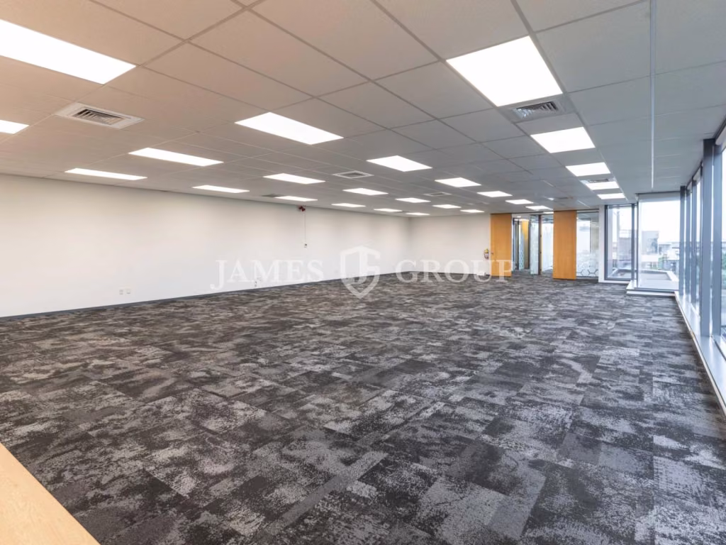 285.5m² Office | Excellent Airport Access