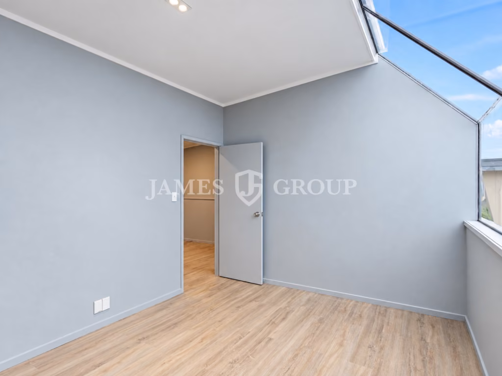Immaculate Industrial Unit | 180m²