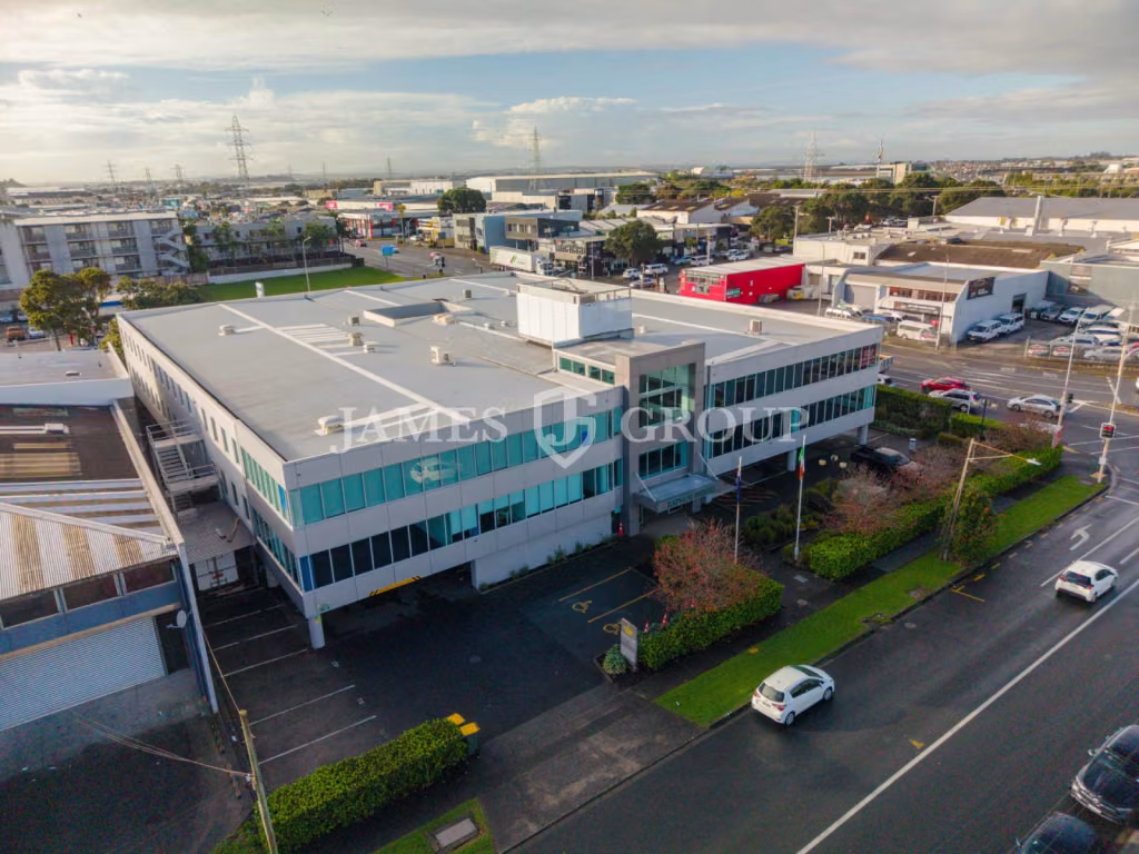 Prime Office Space + High Exposure | 985sqm