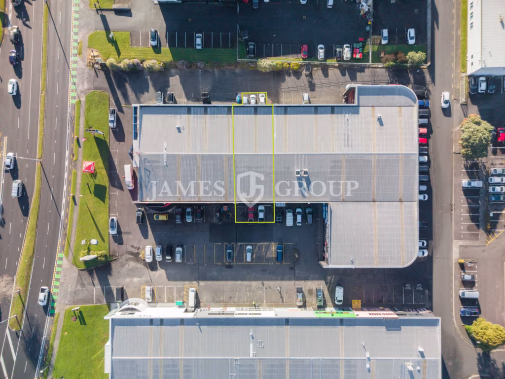 High Profile Trade Retail On Cavendish Drive!
