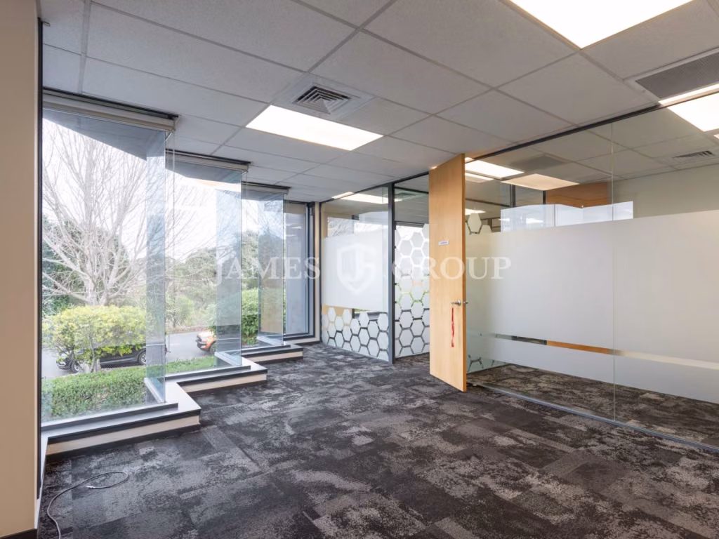 285.5m² Office | Excellent Airport Access