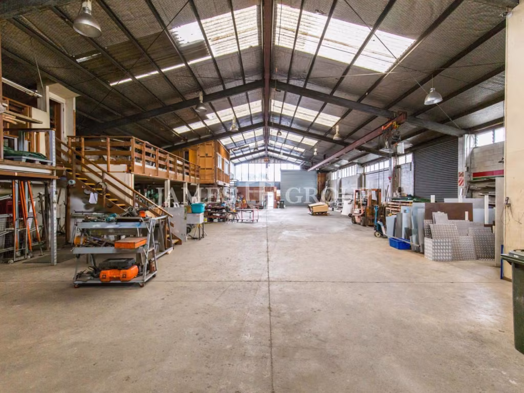 Versatile Industrial With Dual Yard And Gantry
