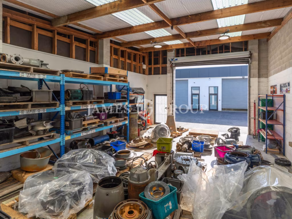 Affordable Wiri Warehouse Available Now