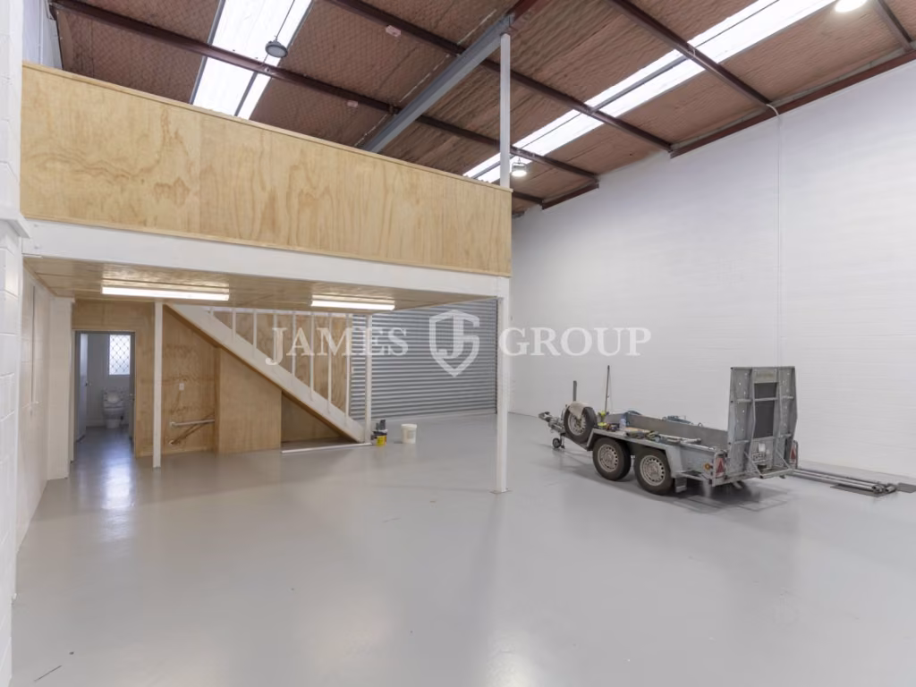 High-profile On Cavendish With Secure Parking!
