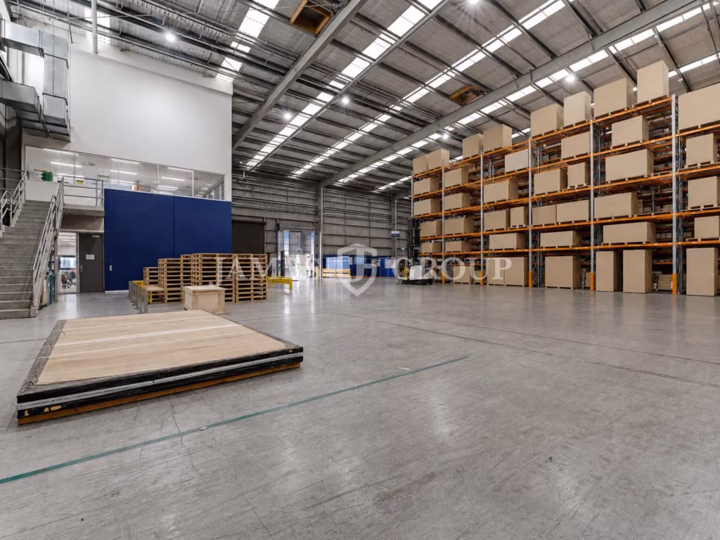 10,213m² High-stud Warehouse In Airport Precinct